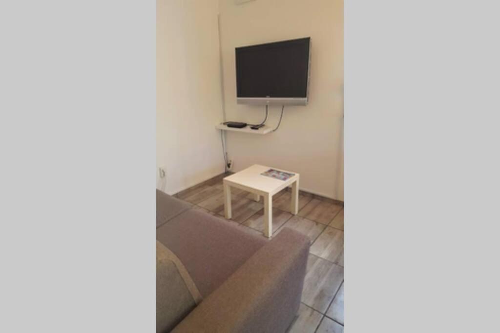 Kati 1 Apartman Sveti Filip i Jakov Kültér fotó